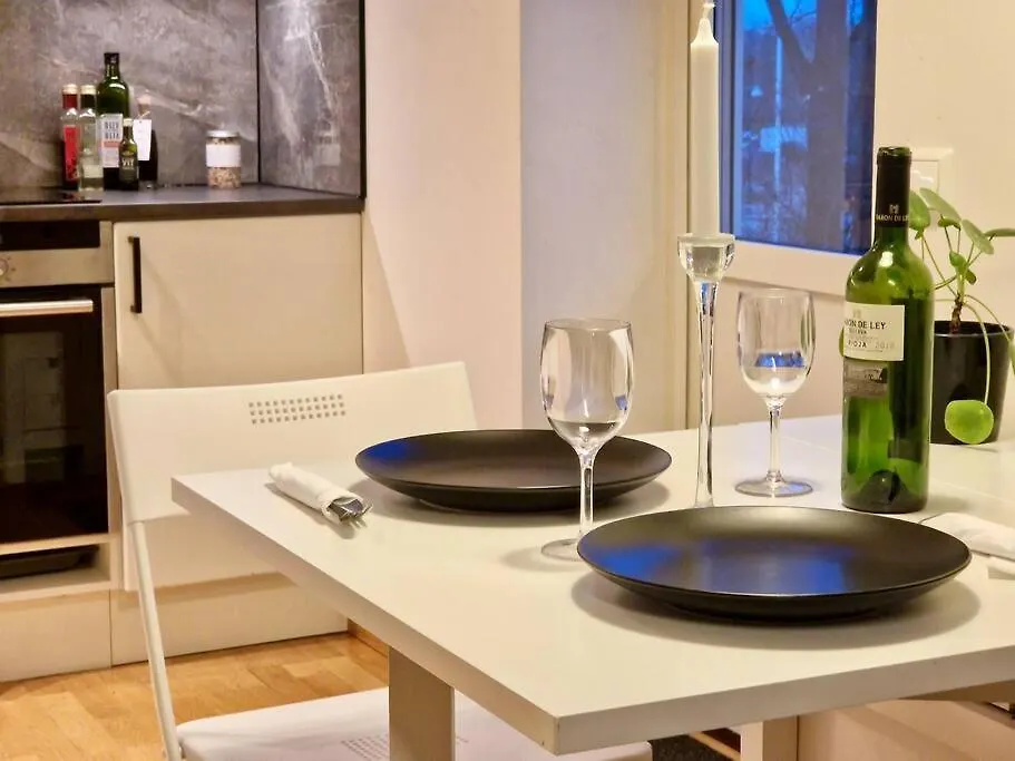 ستوكهولم 2 Bedrooms & Jacuzzi Apartment!